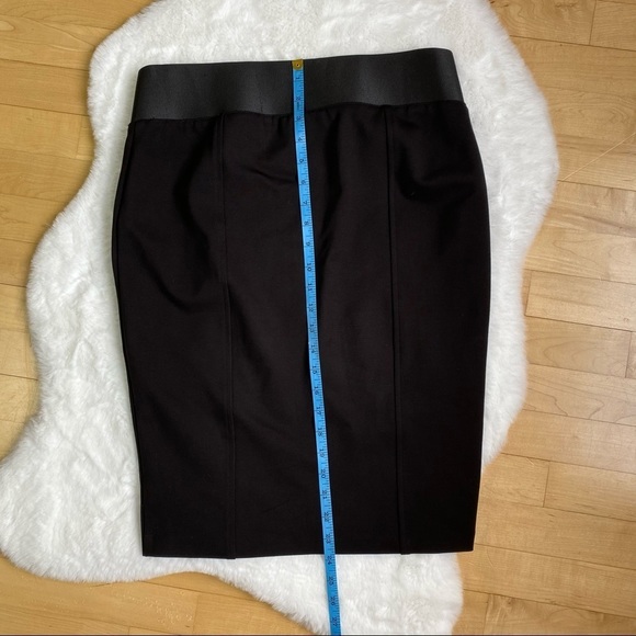 SOLD - A Pea in the Pod Black Maternity Pencil Skirt - Picture 5 of 7